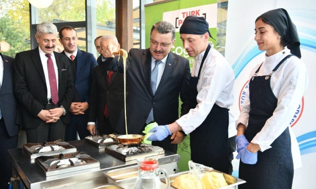Türkiye genelindeki gastronomi okullarına Trabzon mutfağını tanıtan yeni kaynak