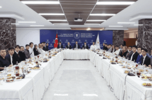 Bakan Bayraktar, Ankara'da Öğrencilerle Enerjide Bağımsızlık ve İnsan Kaynağına Dair İftarda Görüştü