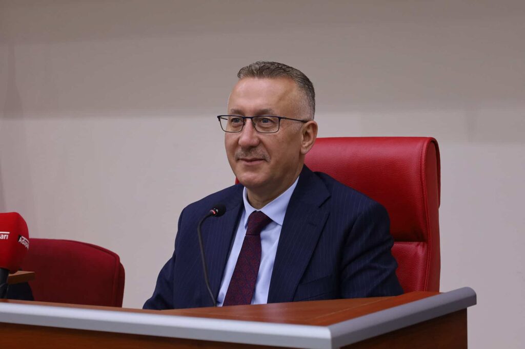 Başkan Yusuf Alemdar, Sakarya Meclisi’nde Proje ve Hizmet Gelişmelerini Anlattı