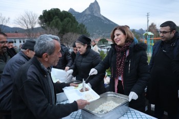 “bu Sofralar Paylaşmanın Simgesi”
