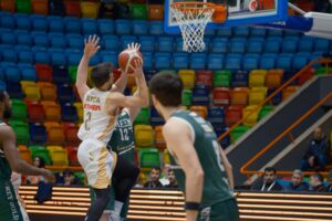 Konya Büyükşehir Belediyespor, Cemefe Gold Haremile Karşısında 94-68'lik Skorla Galip Geldi