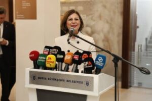 “Efsanelerle İpek” Sergisi Bursa Tayyare Kültür Merkezi’nde Ziyarete Açıldı