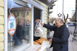Ankara Halk Ekmek, Mobil Fırınla Ramazan Pidesini Şentepe’de Uygun Fiyatla Sunuyor