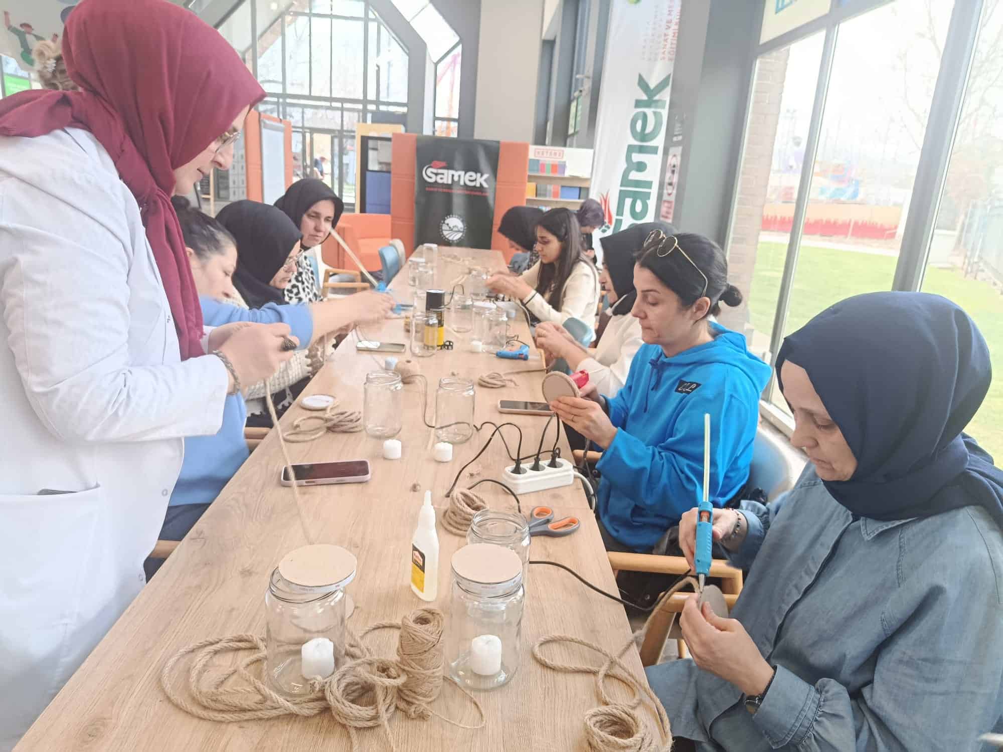 Sakarya’da Ramazan Ayında SAMEK Atölyelerinde Gençler Yaratıcılıklarını El Emeğiyle Gösterdi