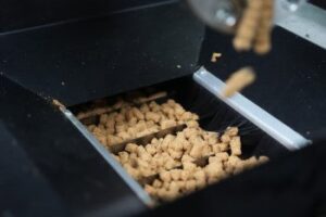 Eskişehir Büyükşehir Belediyesi'nden Çevreci Mama Üretim Merkezi Hizmete Alındı