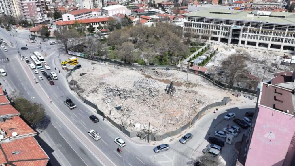 Konya Beşyol Kavşağı’nda 8 Binanın Yıkımı ve Alan Düzenlemesi Tamamlandı